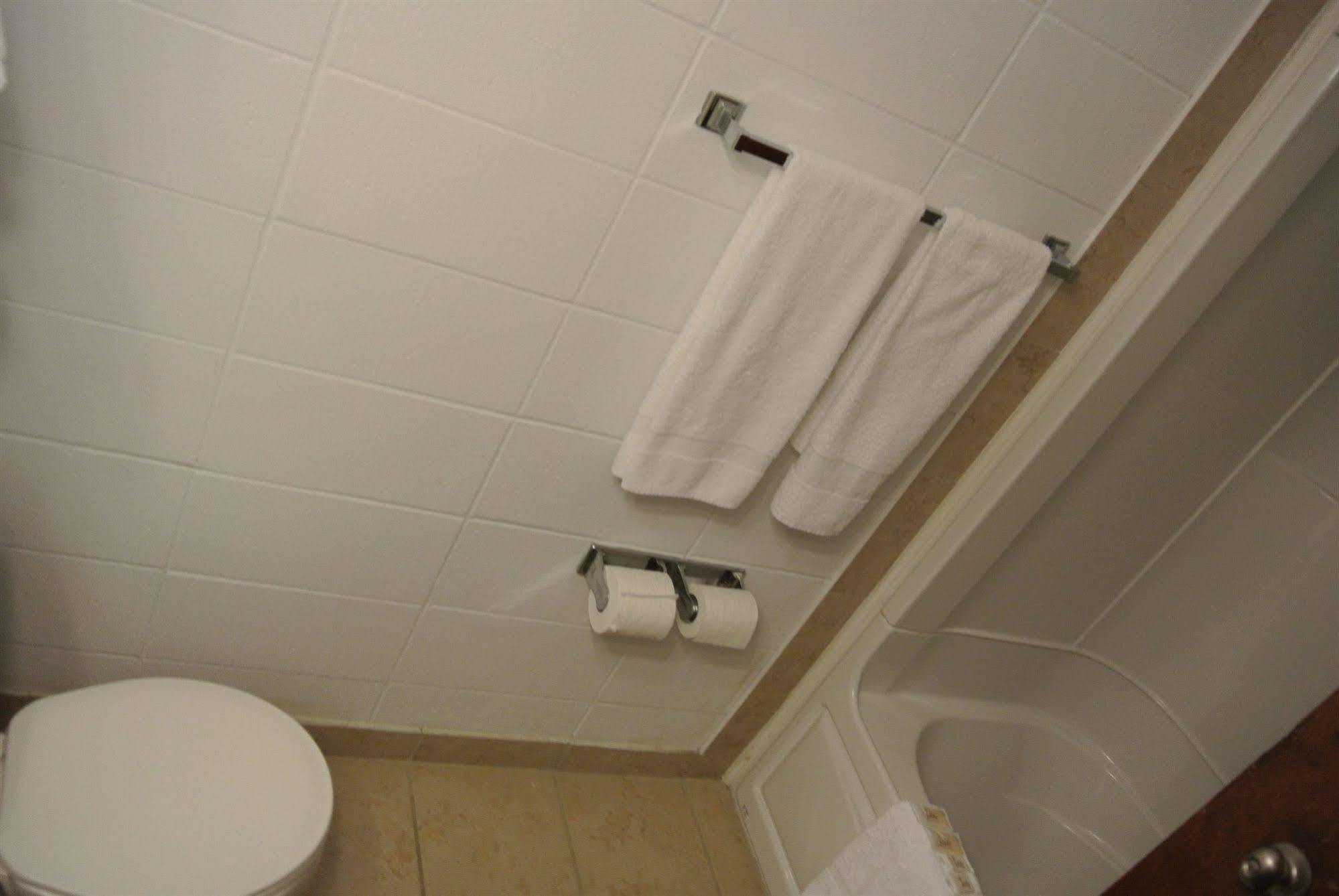 Vegreville Garden Inn Esterno foto