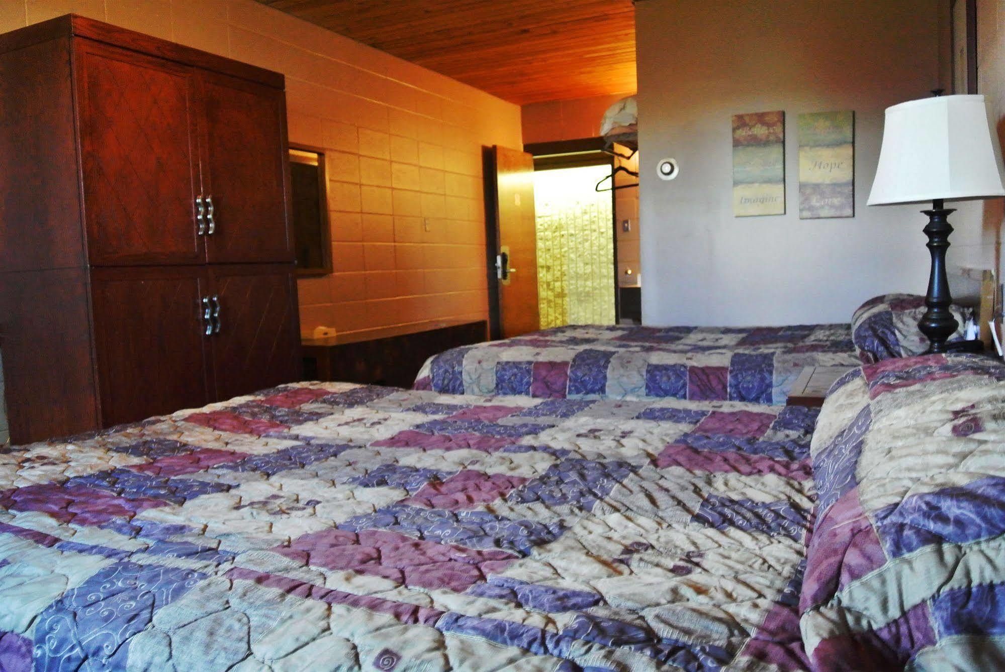 Vegreville Garden Inn Esterno foto