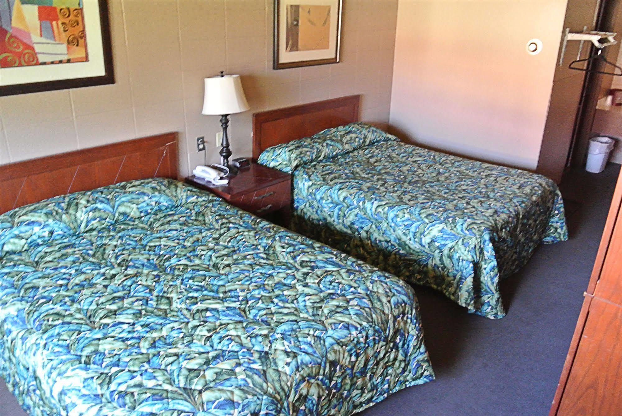 Vegreville Garden Inn Esterno foto