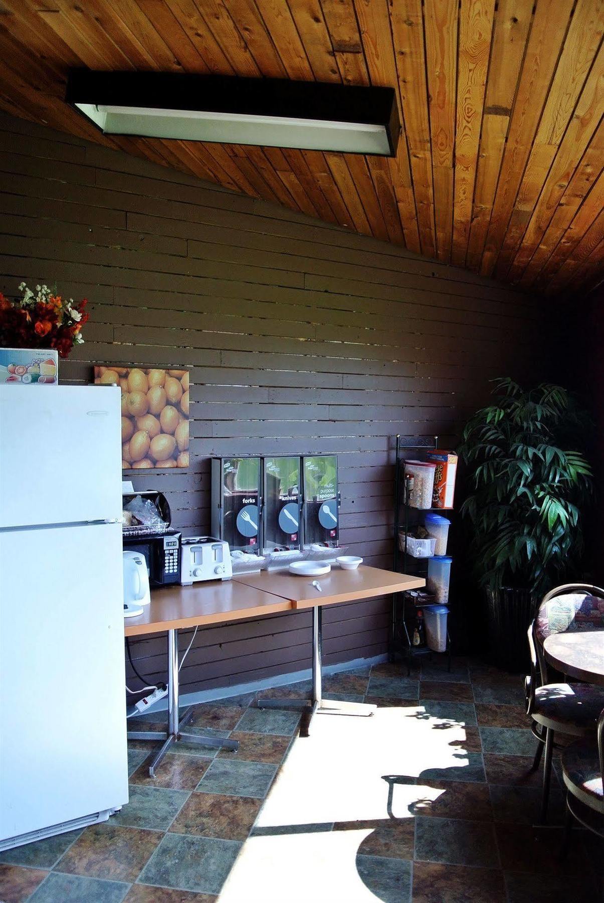 Vegreville Garden Inn Esterno foto